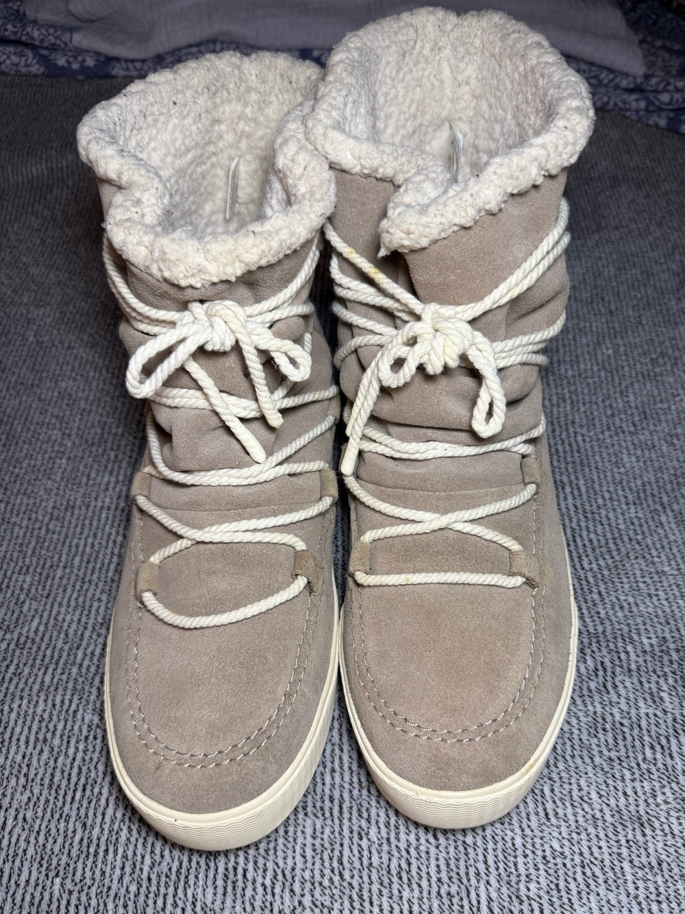 TOMS Cozy Suede Winter Lace-Up Boots in Taupe Size 11